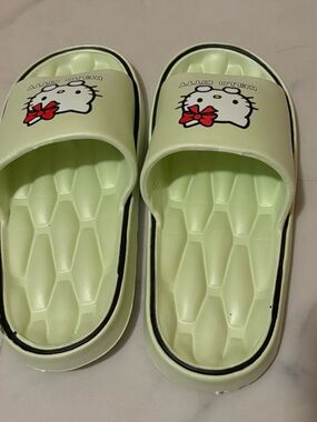 Bold Pale Green Hello Kitty Slides with Cushion Sole(6 1/2-7)size